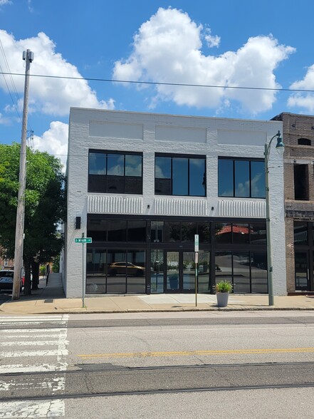 More Photos Of 372 S Main St, Memphis Storefront Retail Office For Sale