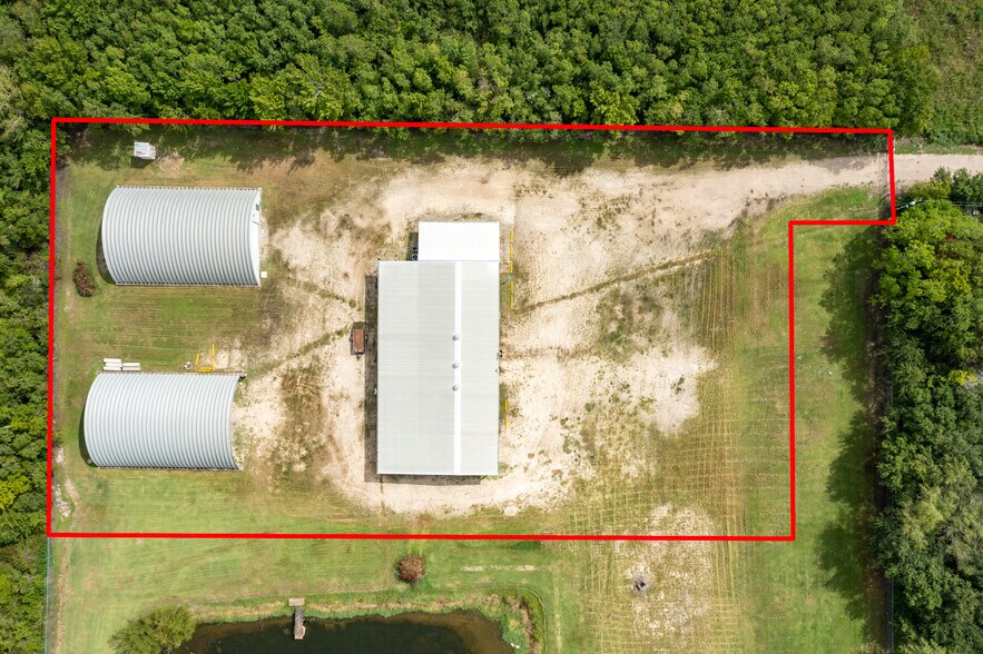 More Photos Of 4512 S Highway 35, Alvin Light Manufacturing For Lease