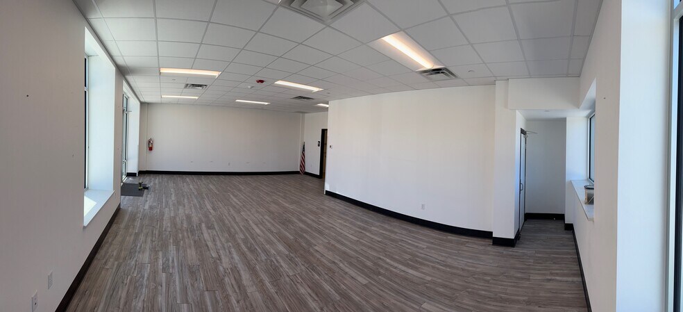 More Photos Of 7240 Greendale, Windsor Warehouse For Lease