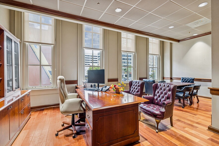 More Photos Of 213 5th Ave N, Nashville Office For Sale