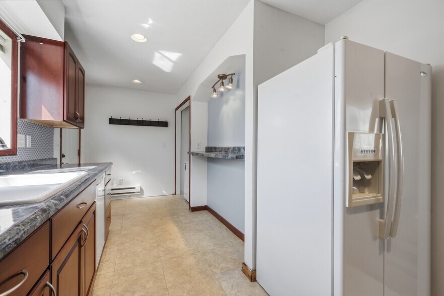 More Photos Of 316-318 Main St, Glenburn Apartments For Sale