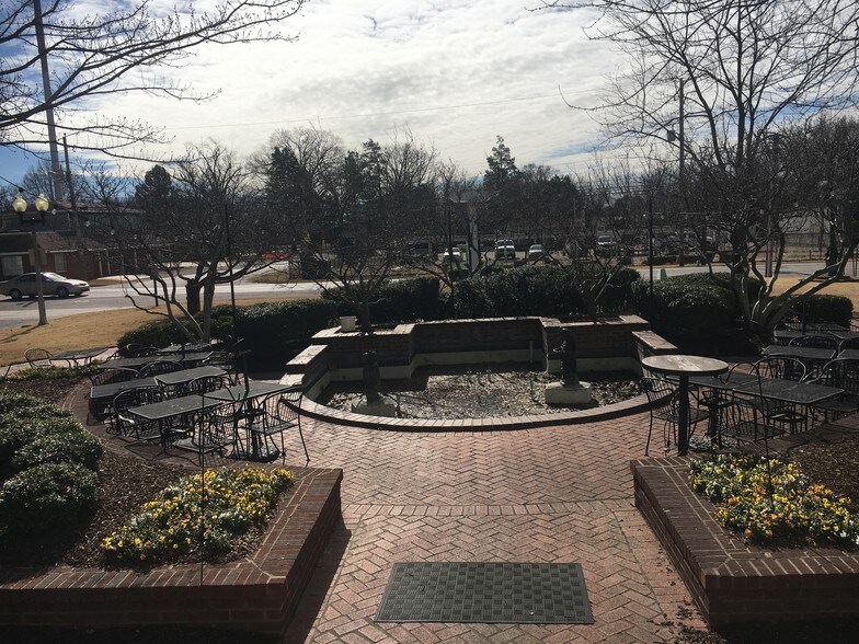 More Photos Of 8556 Macon Rd, Cordova Restaurant For Sale