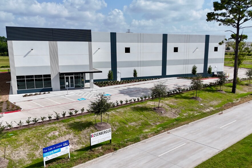 More Photos Of 850 Fallbrook Dr, Houston Unknown For Lease