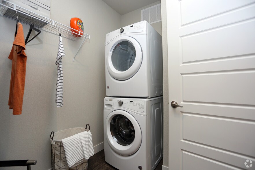 More Photos Of 115 wilcox St, Castle Rock Apartments For Lease