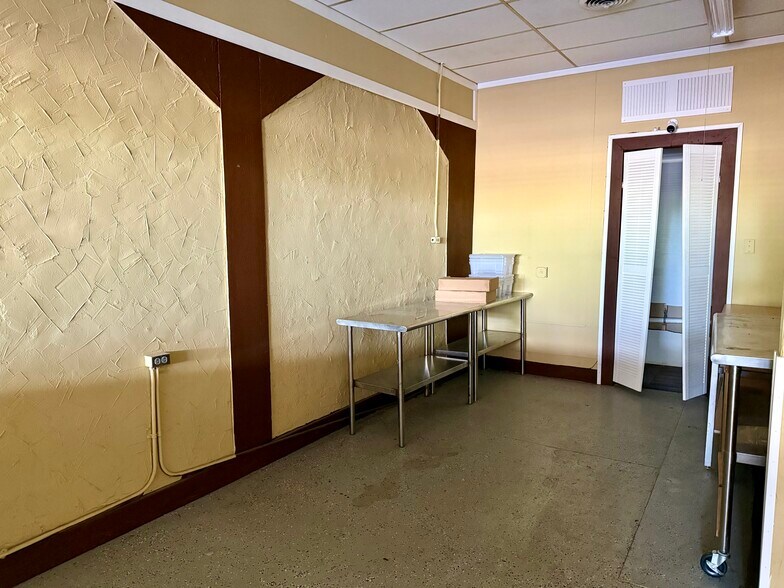 More Photos Of 809 Main Ave, Ralls Storefront Retail Office For Sale