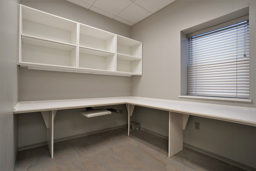 More Photos Of 248 Production Rd, Clinton Office Residential For Sale
