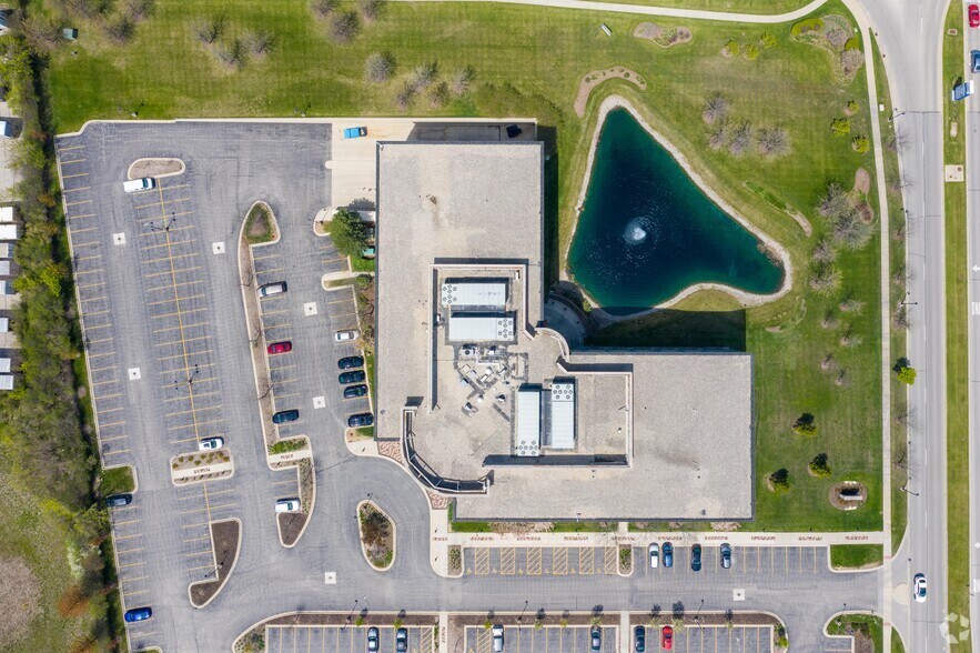 More Photos Of 2700 Patriot Blvd, Glenview Office For Lease