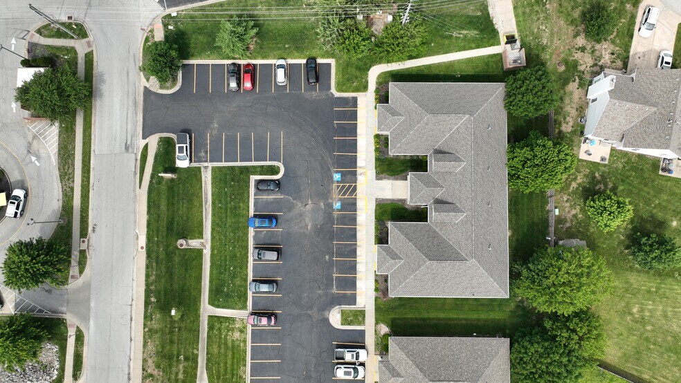 More Photos Of 1118 Remington Plaza, Raymore Office For Sale