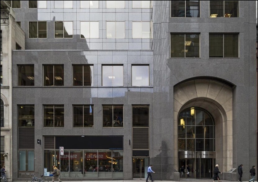More Photos Of 100 Yonge St, Toronto Office For Lease