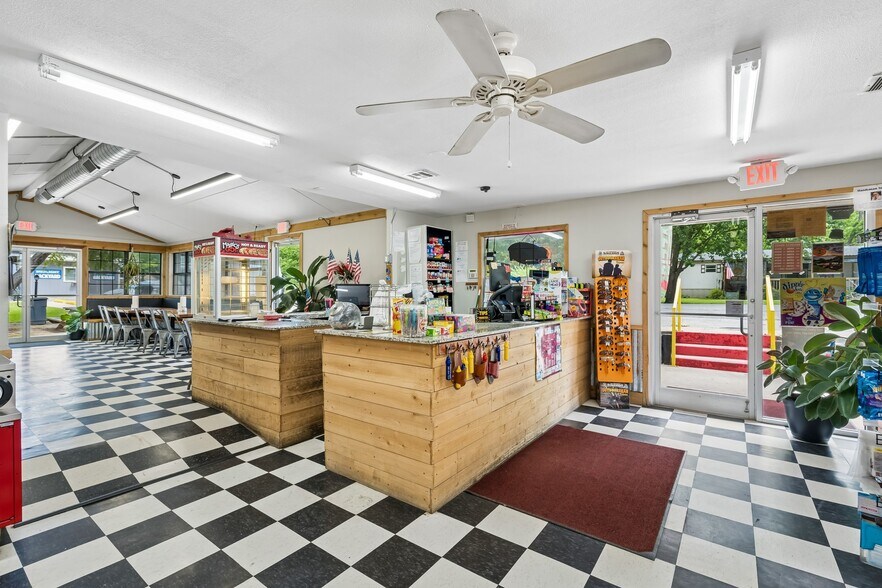 More Photos Of 8848 Soldier Creek Rd, Kingston Hotel For Sale