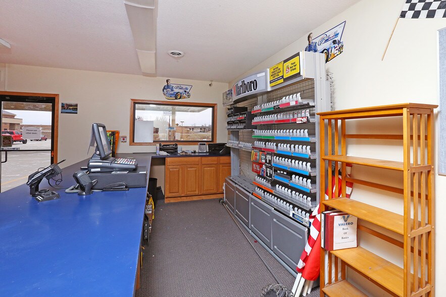 More Photos Of 4300 S 22nd Ave E, Newton Convenience Store For Sale