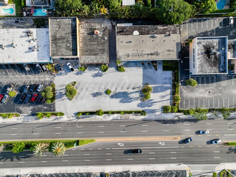 More Photos Of 763-779 Northlake Blvd, North Palm Beach Storefront For Lease