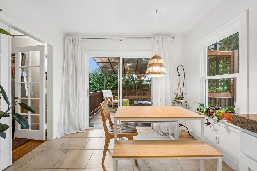 More Photos Of 11020 N Moore Ave, Portland Flex For Sale