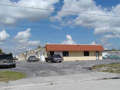 More Photos Of 7535 Enterprise Dr, Riviera Beach Light Distribution For Lease