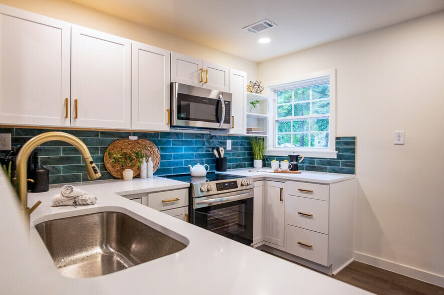 More Photos Of 1733 Main Rd, Johns Island Office For Sale