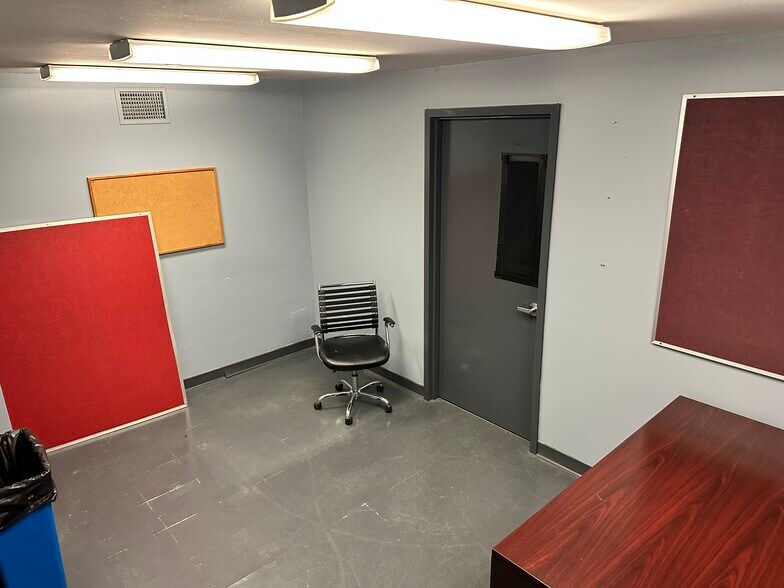 More Photos Of 4865 Arthur Kill Rd, Staten Island Warehouse For Sale