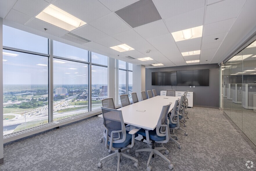 More Photos Of 755 W Big Beaver Rd, Troy Coworking Space