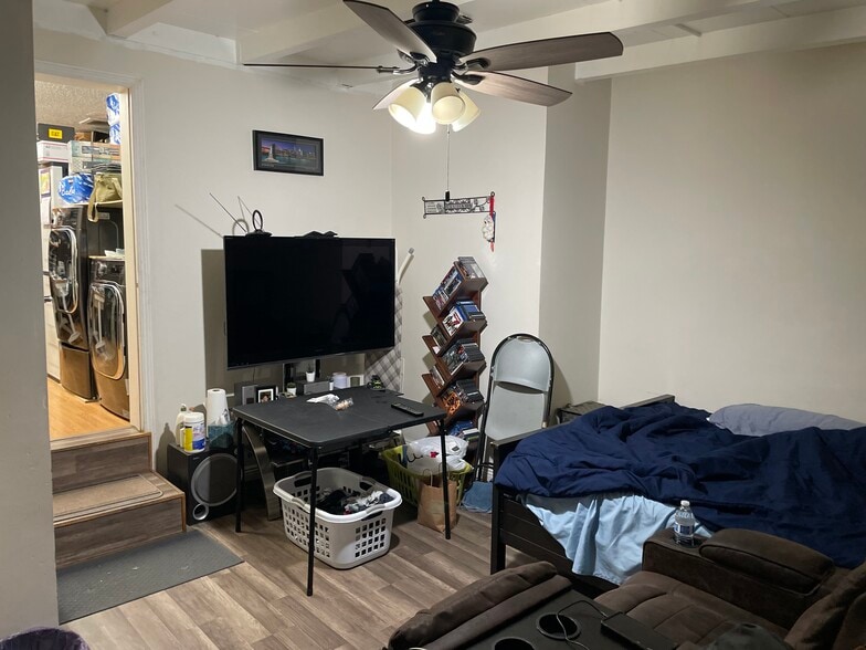 More Photos Of 1854 W 17th St, Santa Ana Freestanding For Sale