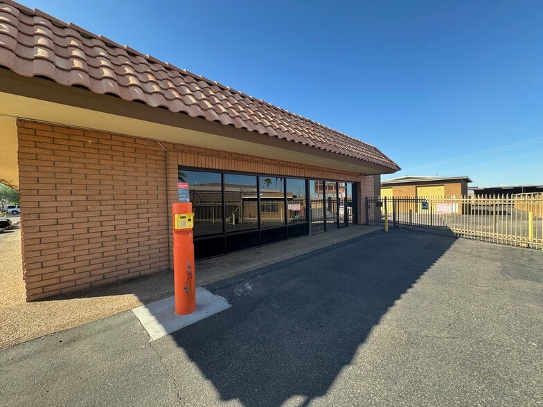 More Photos Of 13246 N 113th Ave, Youngtown Freestanding For Lease