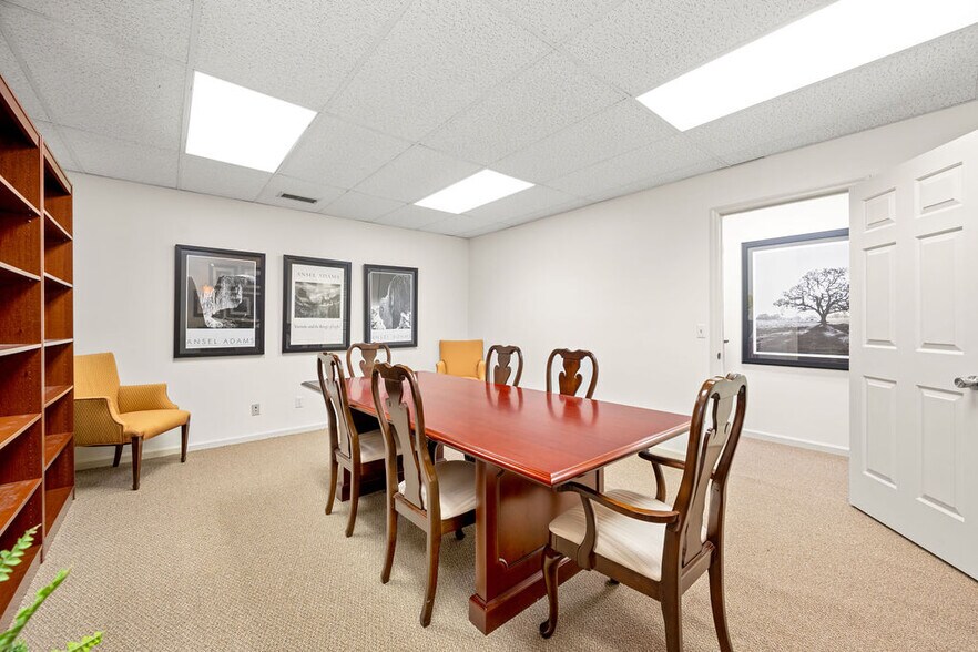 More Photos Of 300 Forest Ave, Chattanooga Office For Sale