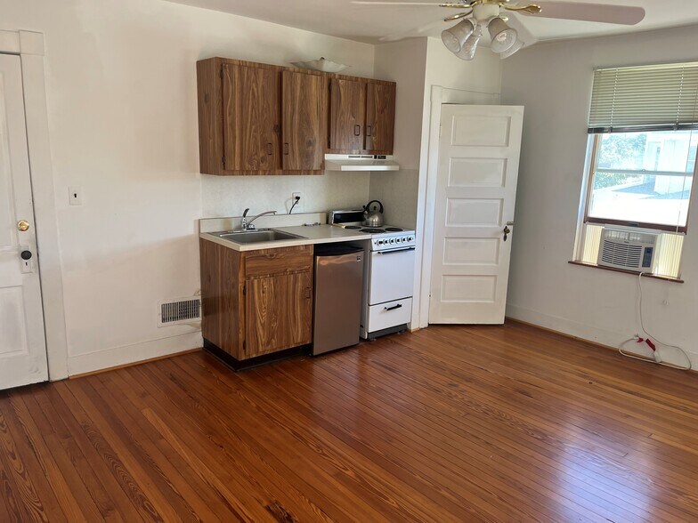 More Photos Of 635 Main St, Reisterstown Office For Sale