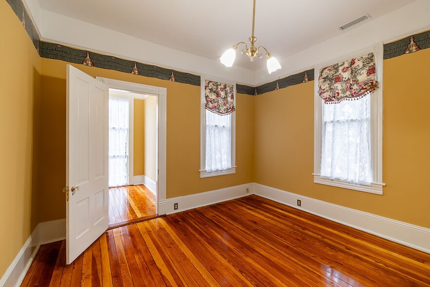 More Photos Of 892 Prince Ave, Athens Medical For Lease