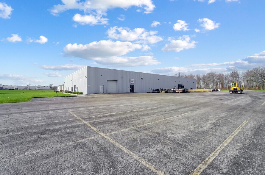 More Photos Of 2025 E 4th St, Lima Light Manufacturing For Lease