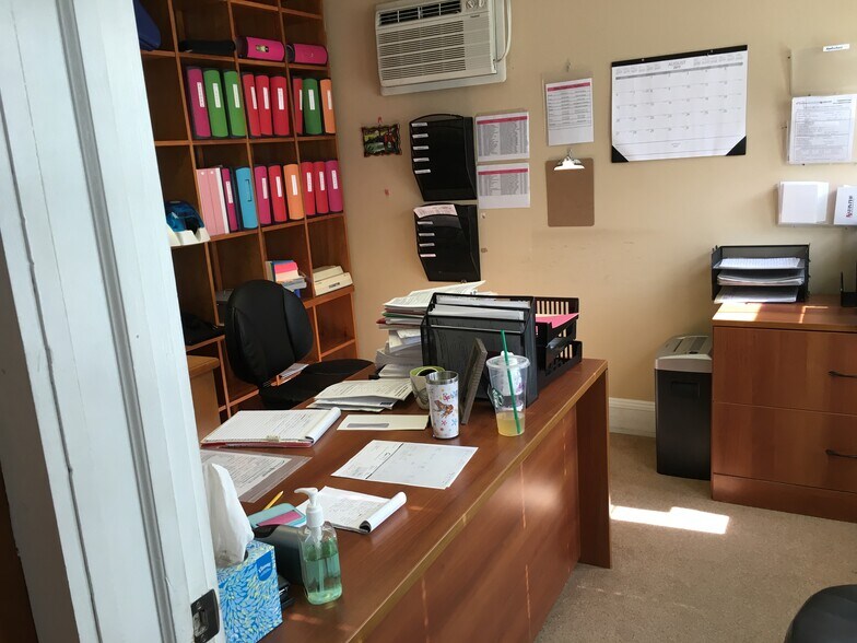 More Photos Of 4942 Main St, Bridgeport Office Residential For Sale