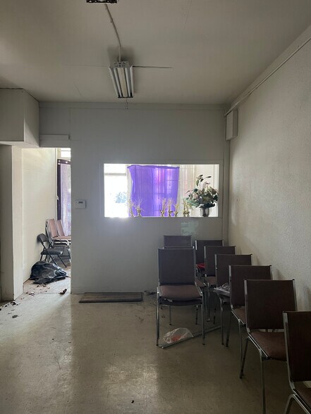 More Photos Of 9609-9611 International Blvd, Oakland Storefront For Sale