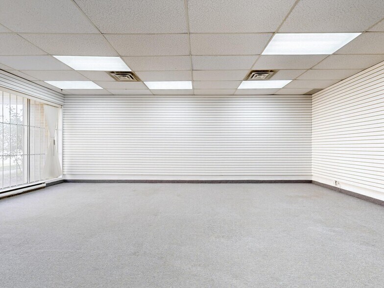 More Photos Of 1291 Matheson Blvd E, Mississauga Warehouse For Sale