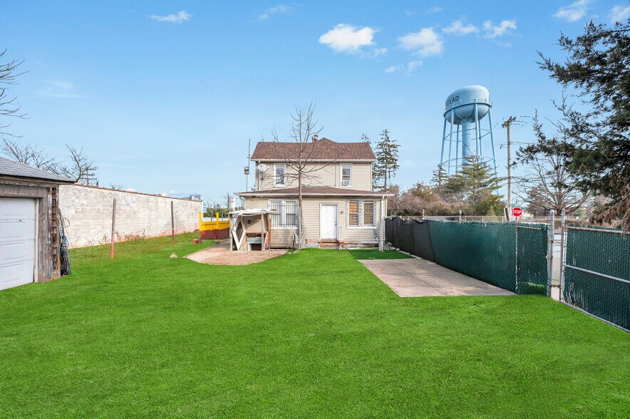 More Photos Of 307 Clinton St, Hempstead Storefront Retail Residential For Sale