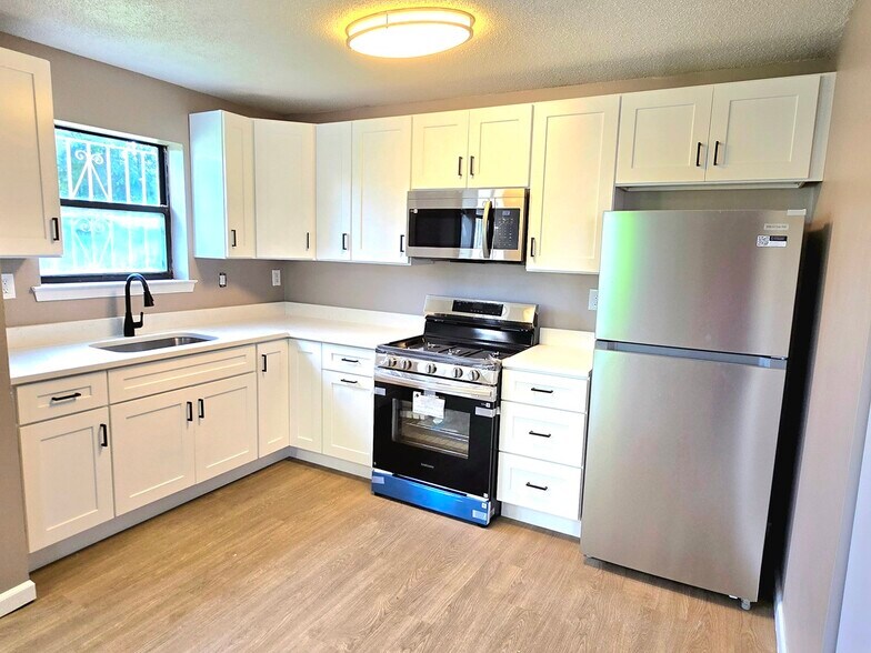 More Photos Of 270-276 Bellevue St, Hartford Apartments For Sale