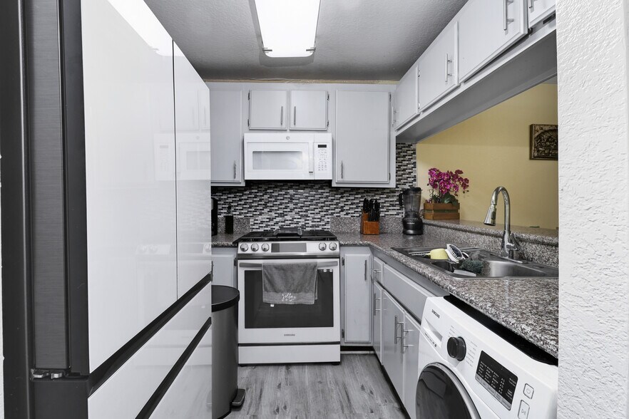 More Photos Of 15909 Vermont Ave, Paramount Apartments For Sale