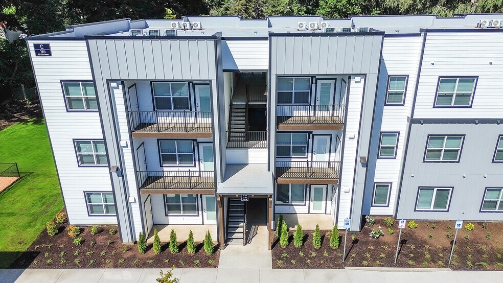 More Photos Of 7011 NE 126th St, Vancouver Apartments For Sale