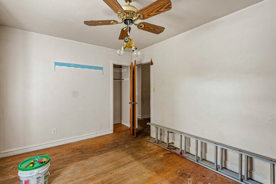 More Photos Of 9 E 44th St, Wilmington Office Residential For Sale