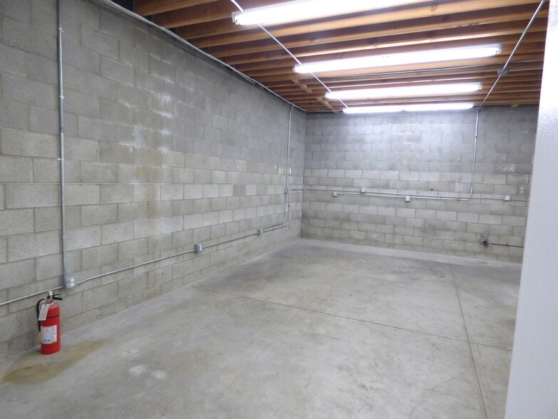 More Photos Of 3608 Griffith Ave, Los Angeles Light Manufacturing For Lease