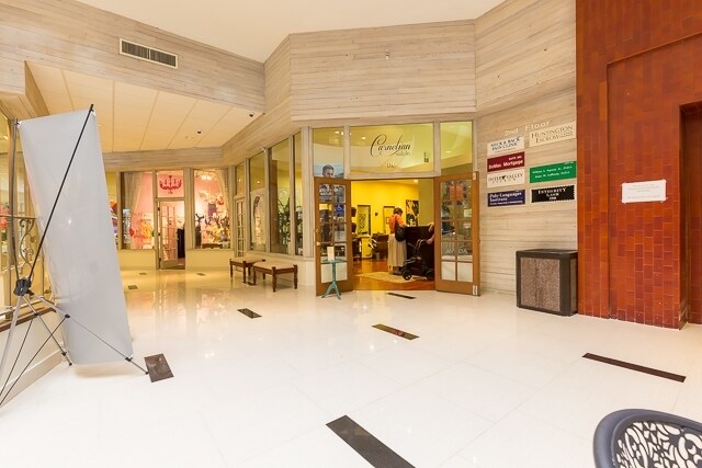 More Photos Of 350 S Lake Ave, Pasadena Storefront Retail Office For Lease