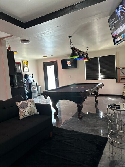 More Photos Of 5520-5522 Cahuenga Blvd, North Hollywood Freestanding For Sale