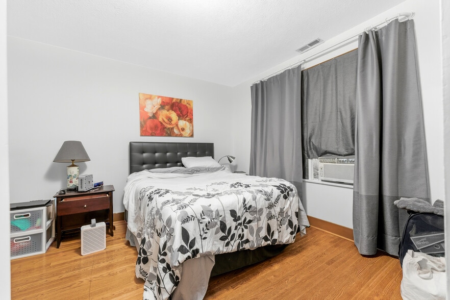 More Photos Of 320 Watts St, Morgantown Apartments For Sale