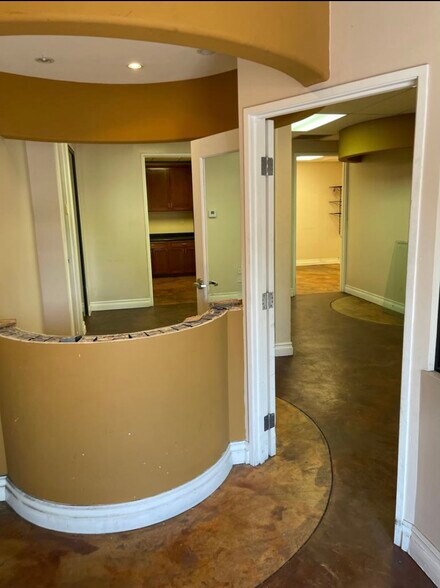 Primary Photo Of 5938-5940 Laurel Canyon Blvd, North Hollywood Freestanding For Lease
