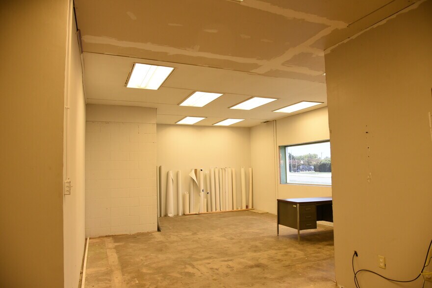 More Photos Of 1701 Central Pky SW, Decatur Warehouse For Lease
