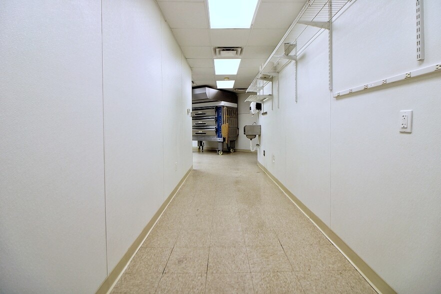 More Photos Of 101 Elm Ave, Louisa General Retail For Sale