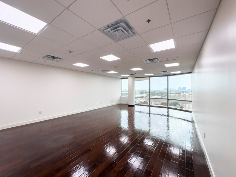 More Photos Of 9999 Bellaire Blvd, Houston Medical For Lease