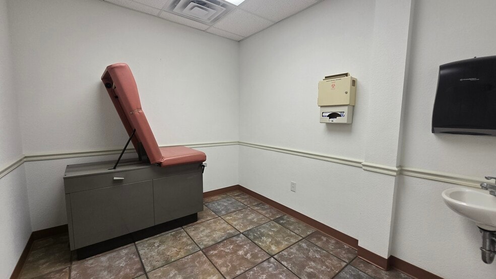 More Photos Of 3180 Central Mall Dr, Port Arthur Medical For Sale