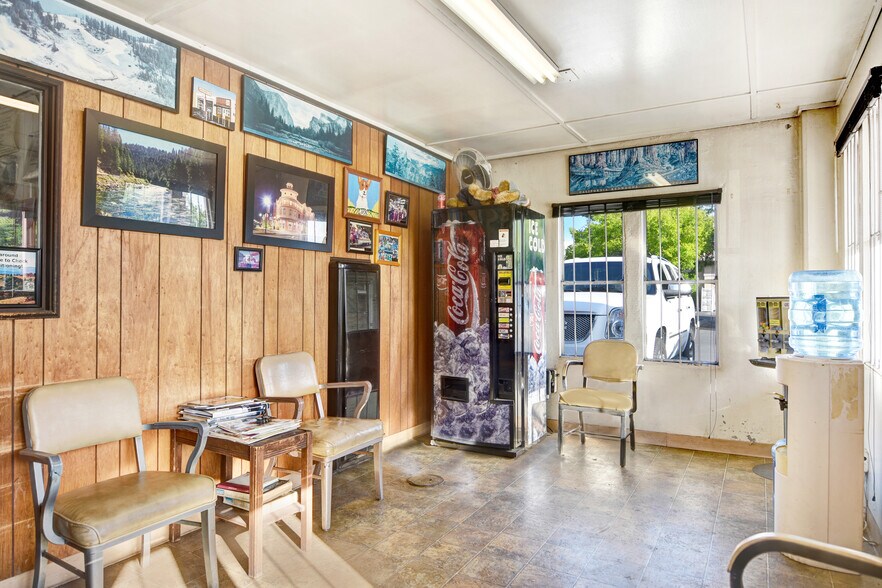 More Photos Of 1576 Petaluma Hill Rd, Santa Rosa Auto Repair For Sale