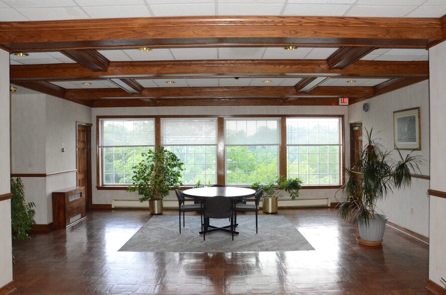 More Photos Of 235 Alpha Dr, Pittsburgh Office For Lease