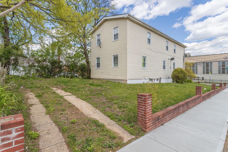 More Photos Of 18803 Ridgedale St, Springfield Gardens Apartments For Sale