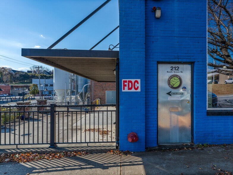 More Photos Of 212 S Green St, Morganton Bar For Sale