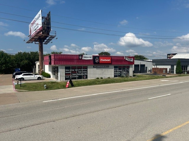 Primary Photo Of 2129 S Stemmons Fwy, Lewisville Auto Repair For Lease