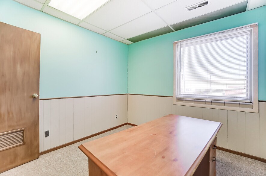 More Photos Of 112-120 N West St, Lima Storefront Retail Office For Lease